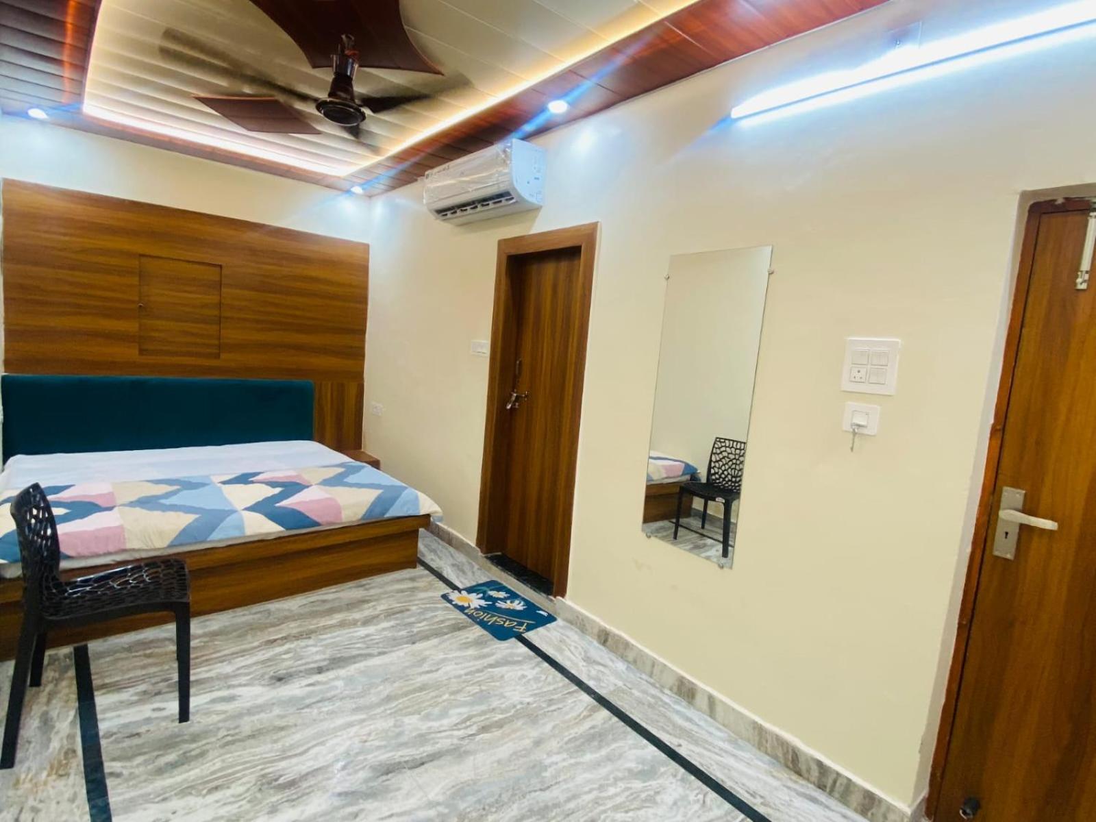 The Raman Palace- A Budget Hotel Mathura Exterior foto